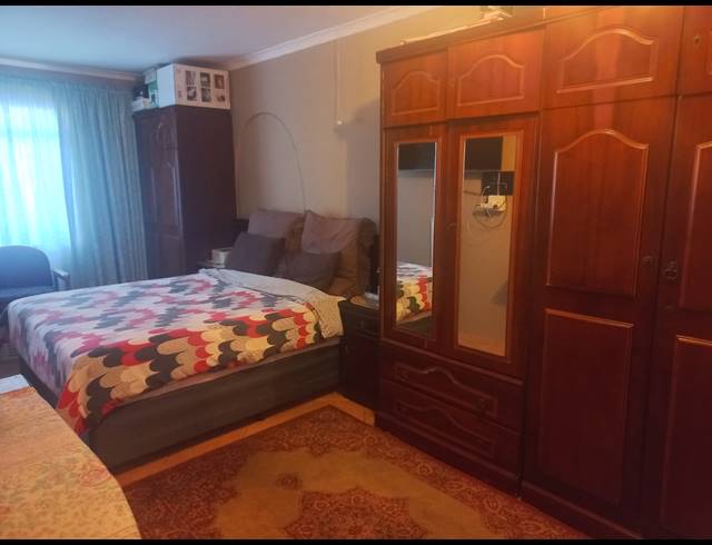 6 BEDROOM HOUSE FOR SALE IN WOODLANDS